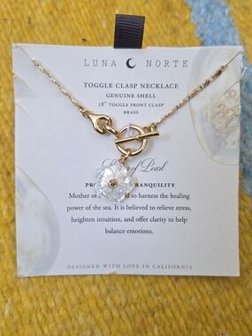 Luna Norte Gold Toggle Necklace with White Mother-of-Pearl Flower
